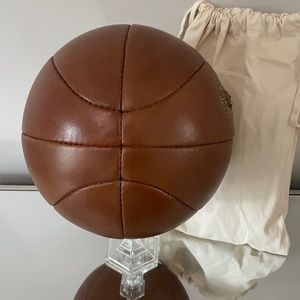 Retro Classic Vintage Basketball